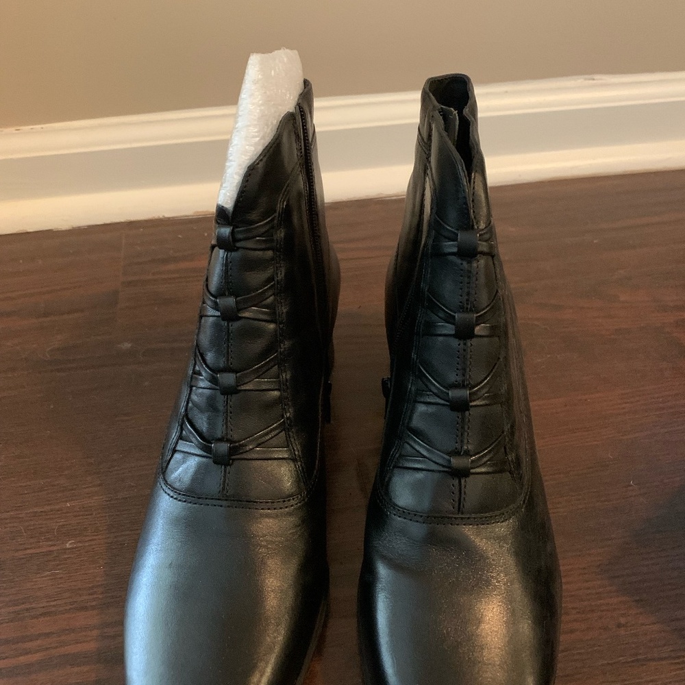 Ankle boots